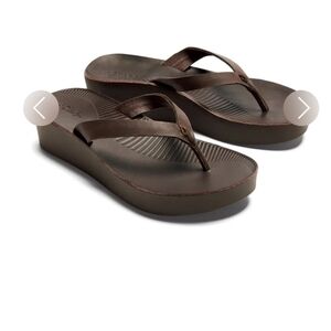 OluKai Ao Loa Flip Flop Sandal size W10. Dark Java New=never worn